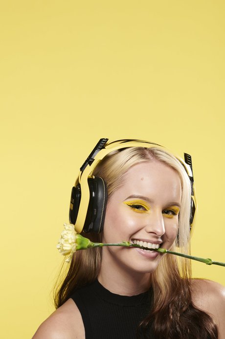 beach blonde onlyfans art xxx images