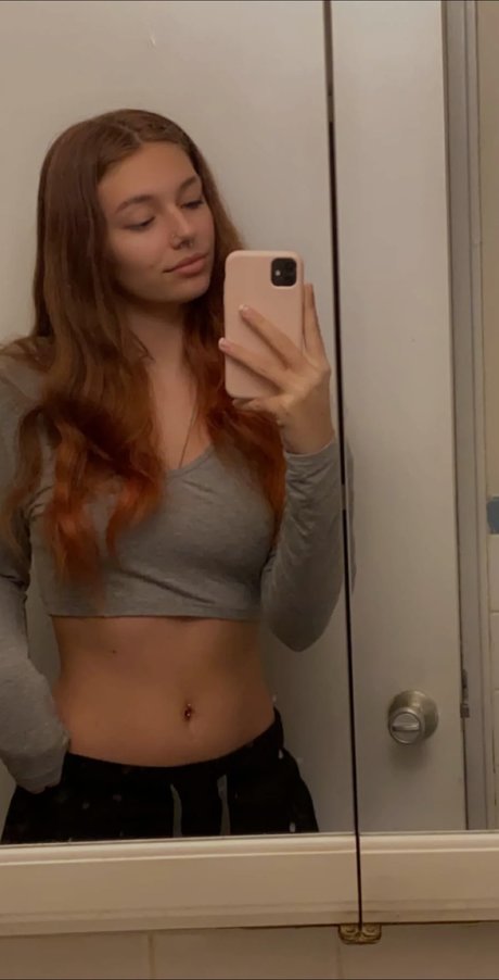 Lydia Renae hd pornstar pic