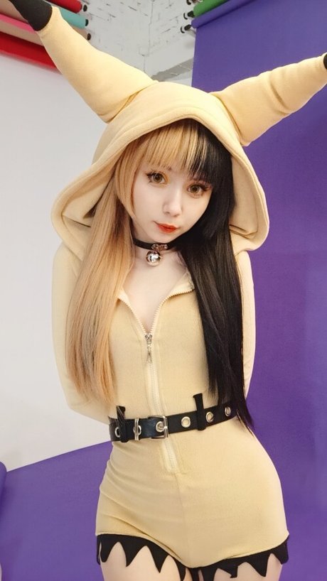 Mashiro model naked photos