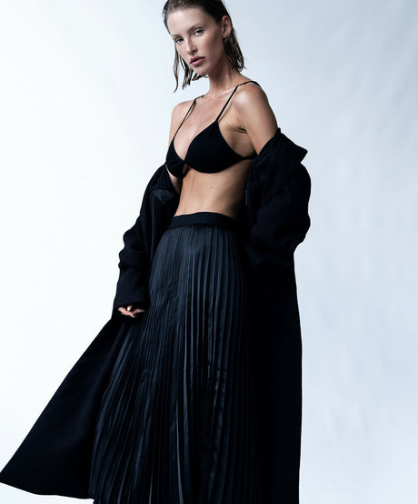 Sienna Cochrane nude actress archive