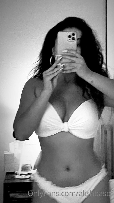 swimsuit onlyfans free pictures