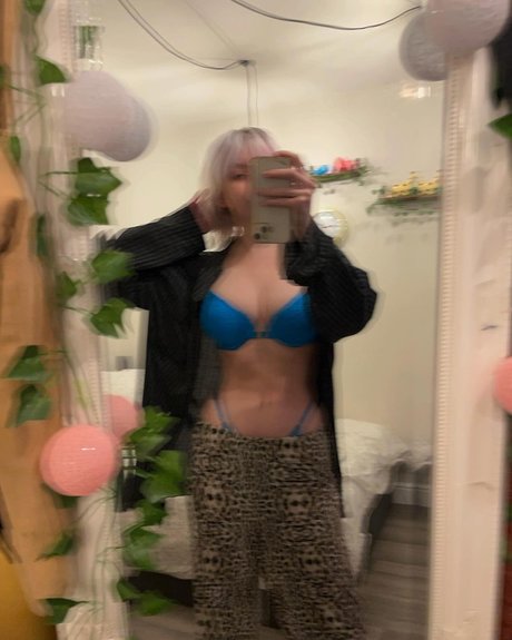 M Ae 3 pornstar exclusive pics