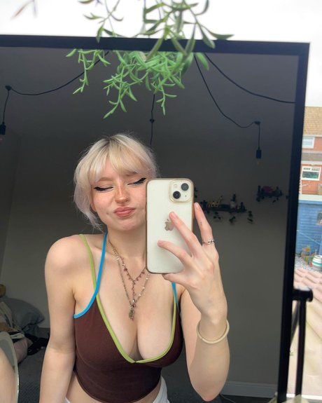 M Ae 3 erotic actress pics