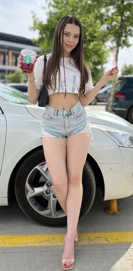 Sinem Ozgur nice pornstar pic