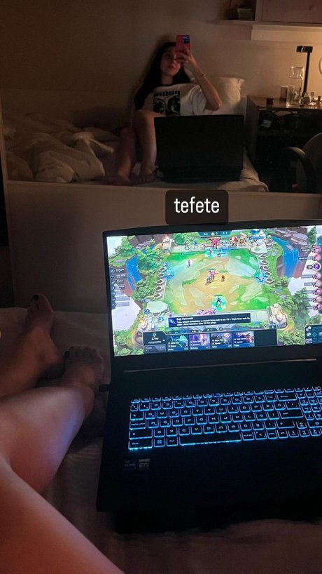 Sinem Ozgur art model image