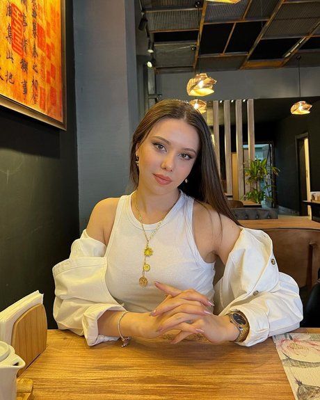 Sinem Ozgur star pornographic image