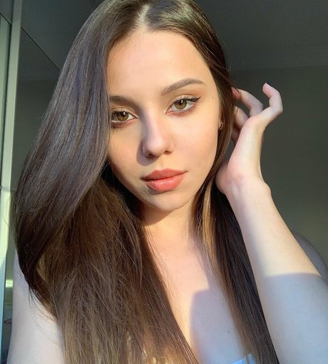 Sinem Ozgur hd model photos