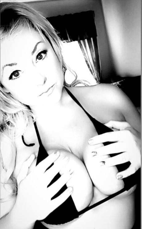 Jordan Amanda pretty pornstar gallery