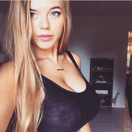 Savannah Belle nude model img