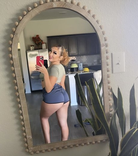 Yasmeen Nicole_ pretty model pictures