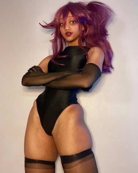 Ladokei Crystal actress gallery