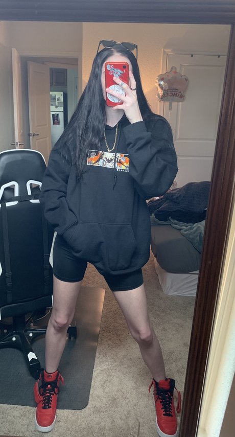 Queen etimy pornographic model image