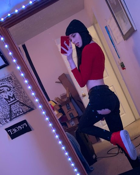 Queen etimy sex model picture