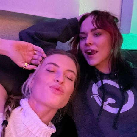 Taylor Upsahl_ nice star galleries