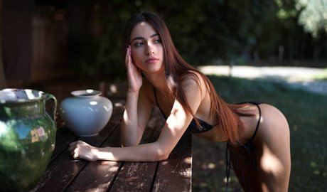 Lucrelisa_ sexy actress img