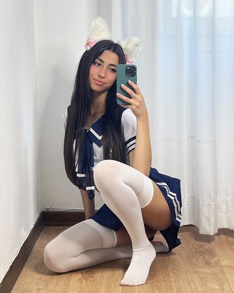 Lucrelisa_ hot model pic