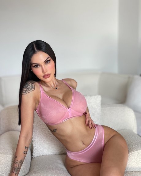 Annelese Milton sexy star gallery