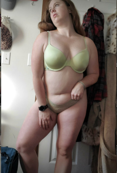 Teddy Souless star nude photos