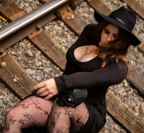 Teddy Souless star nude pictures