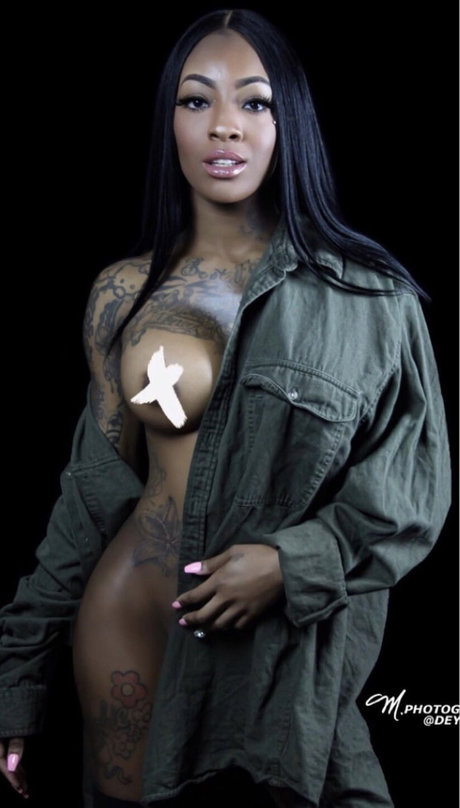 Laurynn Huncho beautiful star img