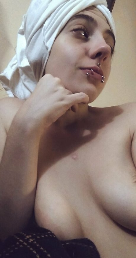 Dami Slaughter_ hot star photo