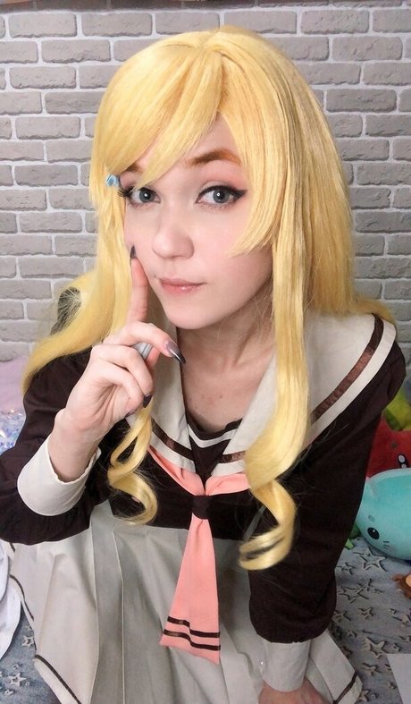 Ariadna Lobe naked model img