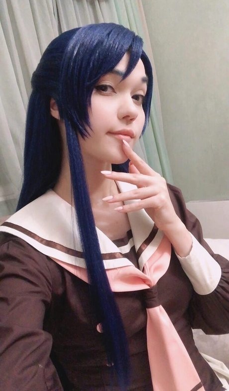 Ariadna Lobe model adult pic