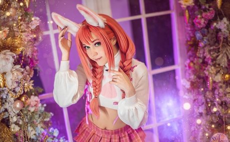 Ariadna Lobe naked model img