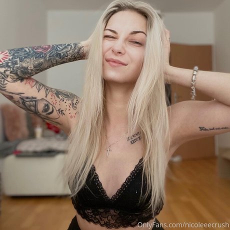 Sweet Crush Nicole pornstar high quality images