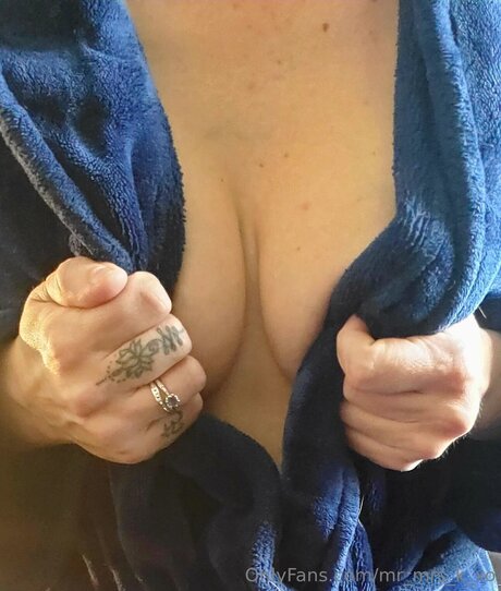 Mr Mrs K Xo high quality actress gallery