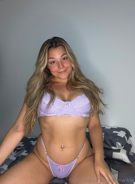 Caitlynwilde hot actress pics