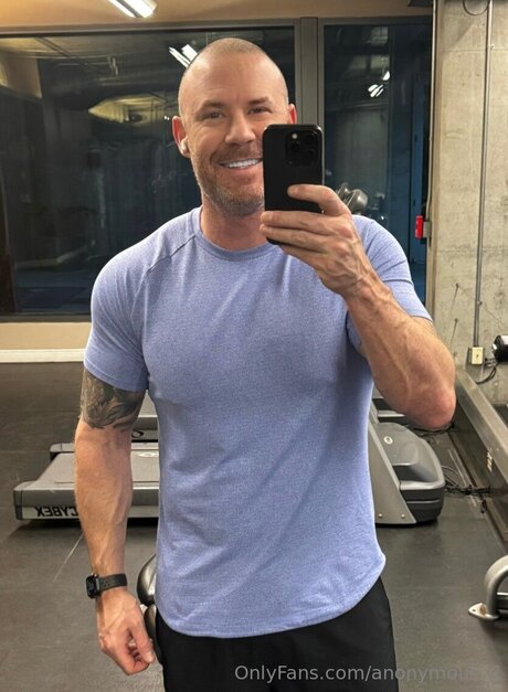 Anonymous D model pretty pic