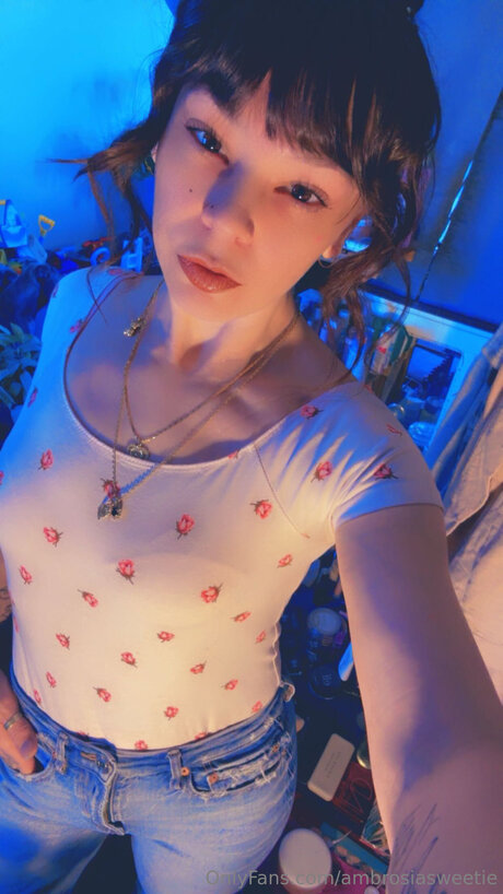 Ambrosiasweetie naked pornstar pic