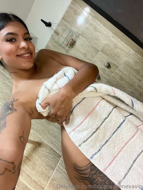 Bootyqueenevavip beautiful model img