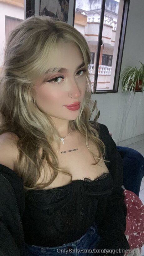 Bootyqueenevavip star pornographic gallery