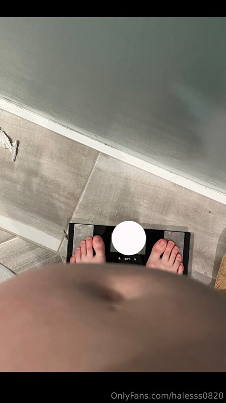 Halesss0820 nude actress archive