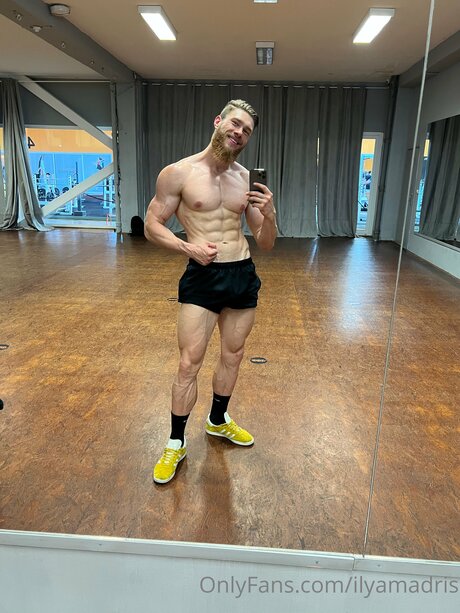 Ilyamadris pornstar adult pic