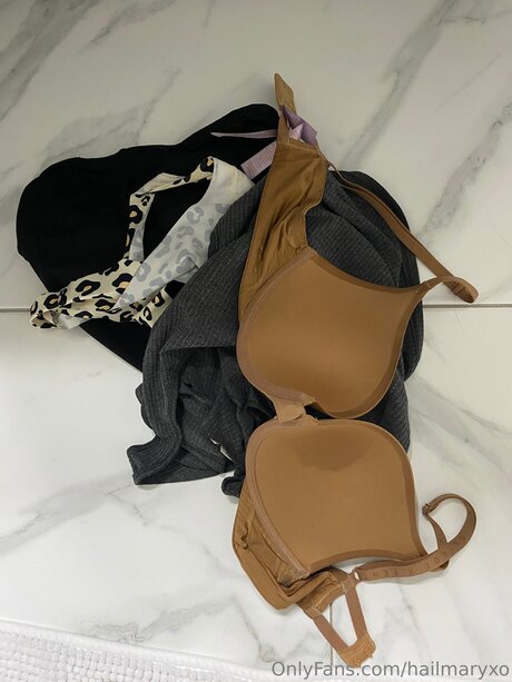 Hailmaryxo model sex pics