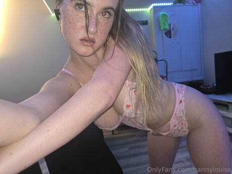 Hannylouise hd pornstar image