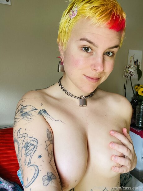 Cass Eater sexy star img