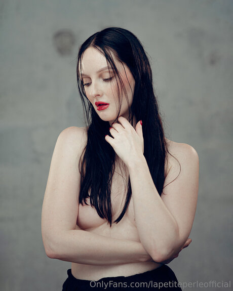 Lapetiteperleofficial model exclusive images