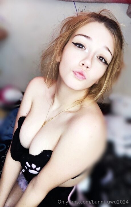 Bunni Uwu2024 erotic model photo