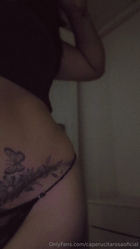 Caperucitarosaof art actress photo