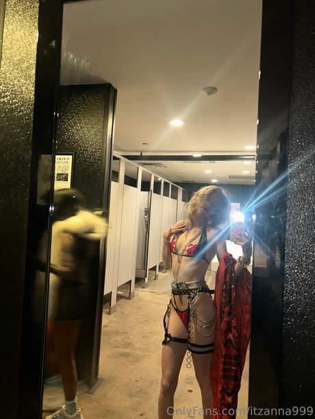 Itzanna999 nude pornstar gallery