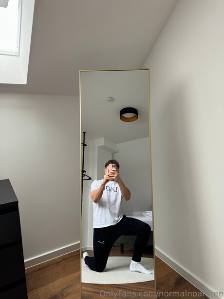 Normalnoahfree best model photo