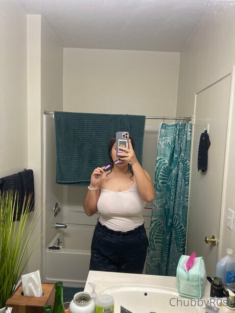 Chubbbyrose art actress picture