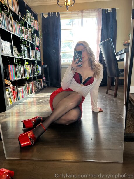 Nerdynymphofree pornstar art gallery