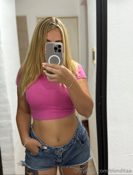 Blonditaa pornographic star photo