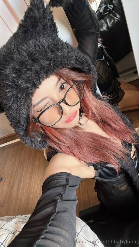 Gothhbabyluna model art galleries