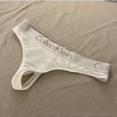 Nellysanvandatrosor model hot galleries